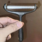 Serpillière Très Sale ? Ne La Jetez Pas. Une Goutte de Cet Ingrédient Peut Lui Redonner Une Seconde Vie